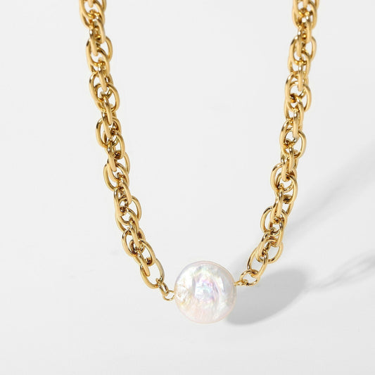 Flat Pearl Pendant Necklace