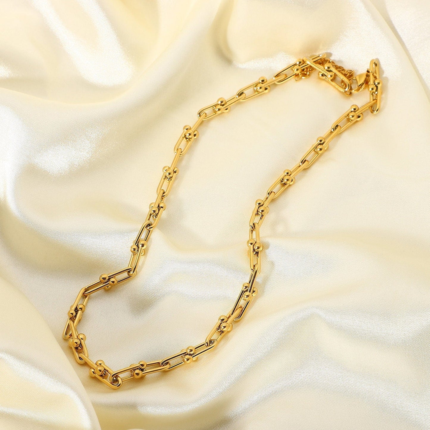 U Link Chain Necklace