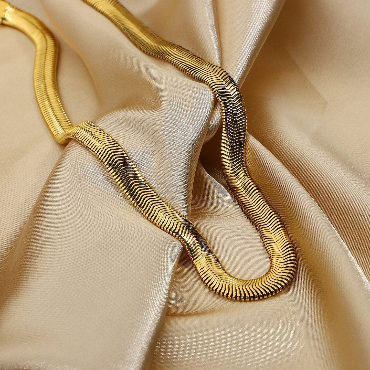 Bold Herringbone Necklace