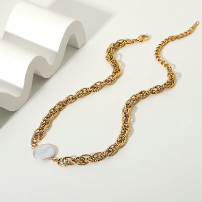 Flat Pearl Pendant Necklace