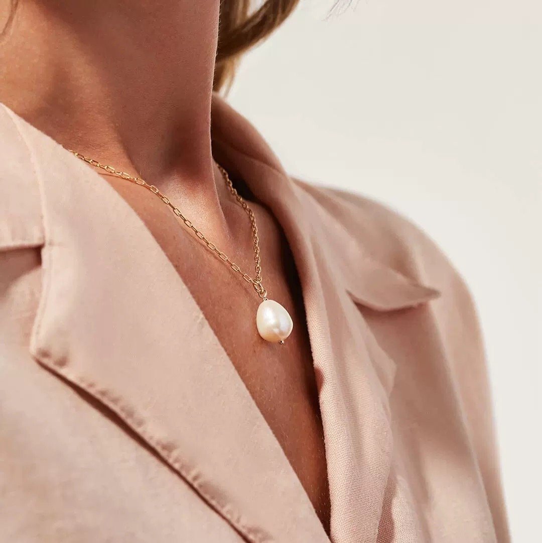 Tiny Pearl Necklace